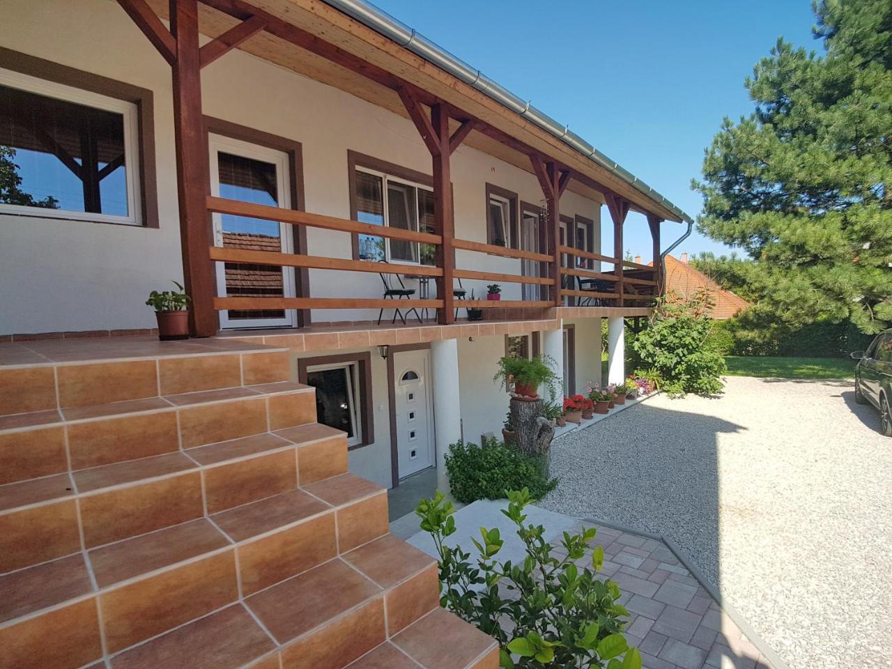 Villa Nora Hévíz 외부 사진