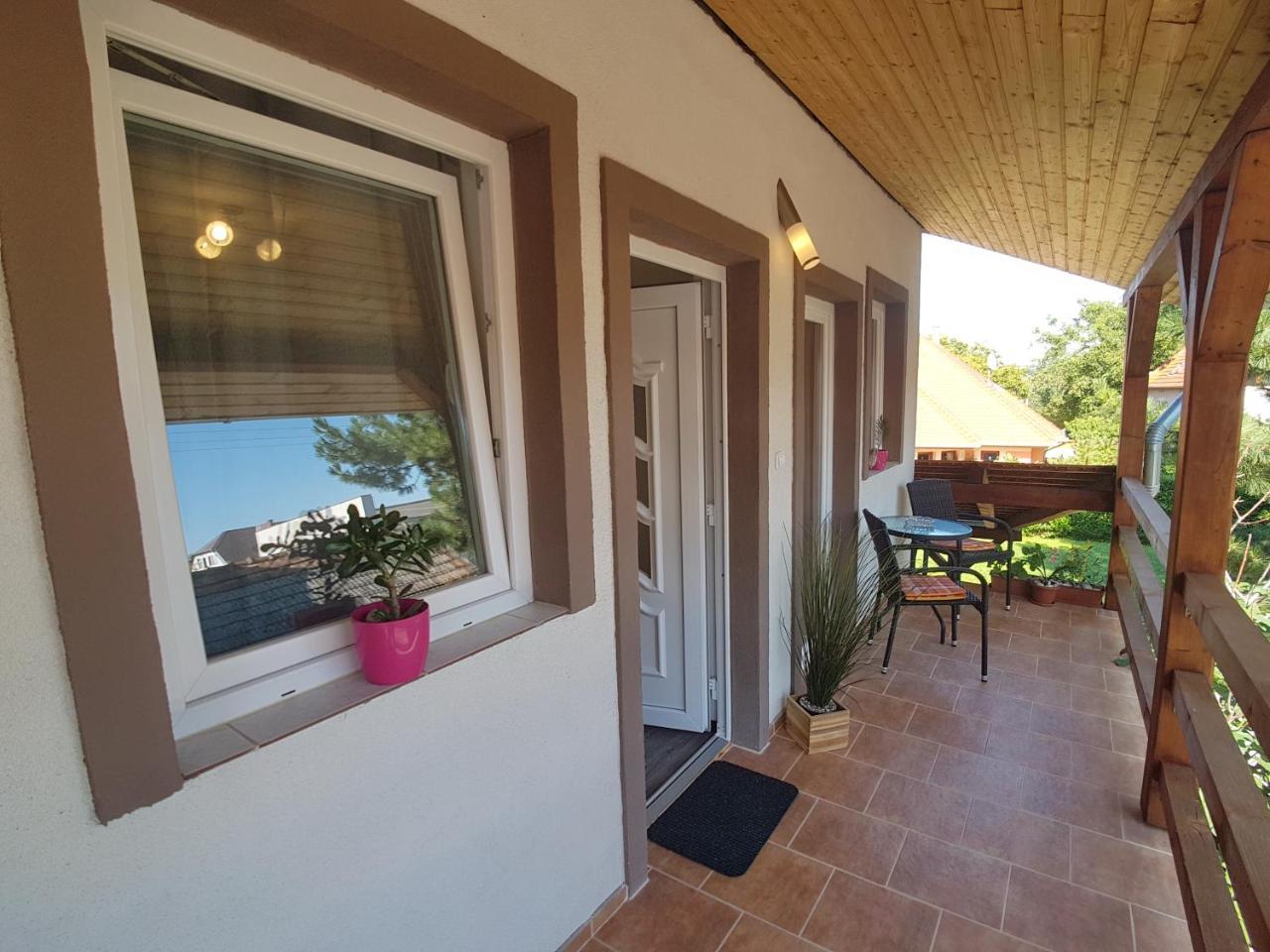 Villa Nora Hévíz 외부 사진
